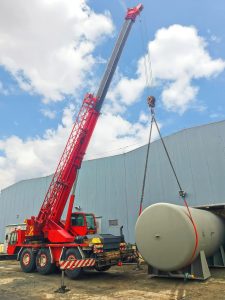 Transport I Podnoszenie Zbiornika Przemyslowego Dzwigiem Gigapixel Ai Filters 225x300